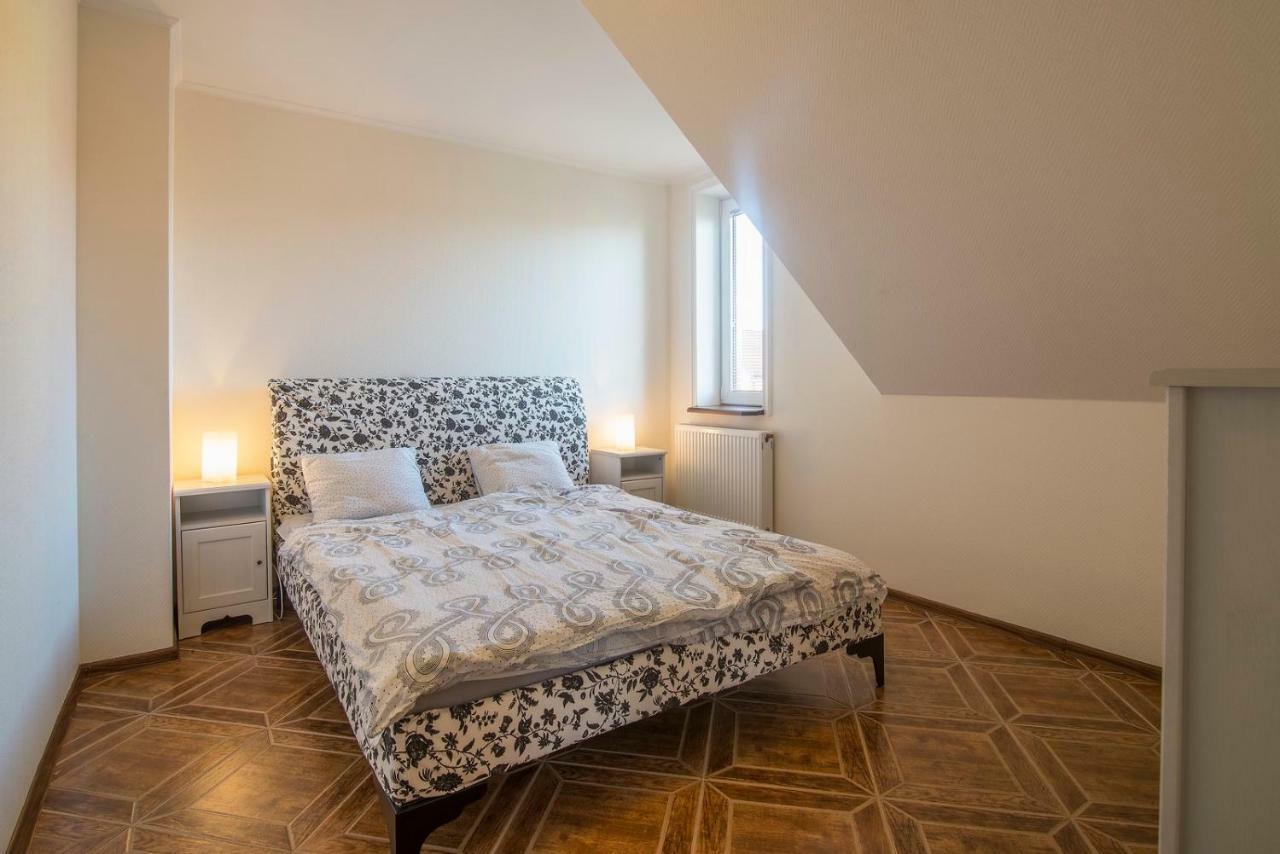 Pionow Rodzinne Apartamenty Urocza 10 Krynica Morska Bagian luar foto