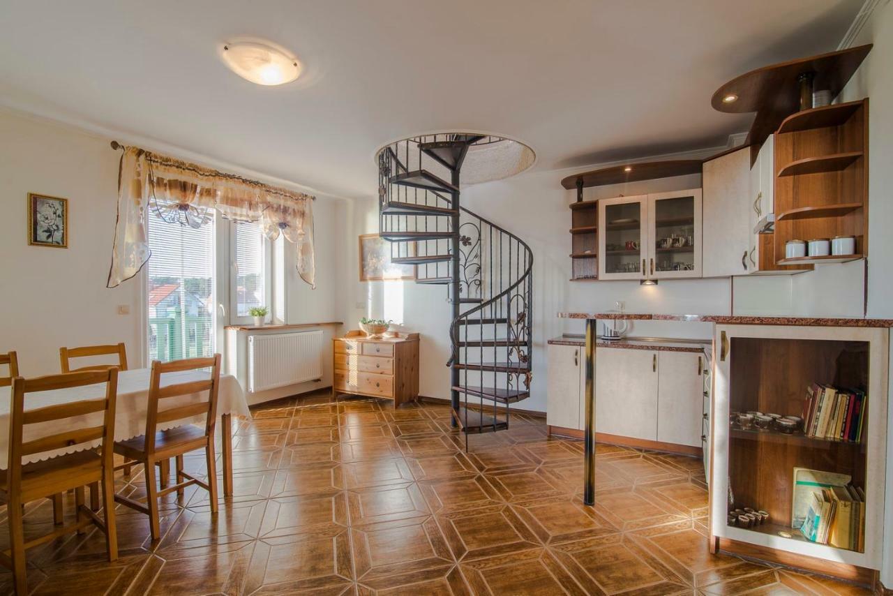 Pionow Rodzinne Apartamenty Urocza 10 Krynica Morska Bagian luar foto
